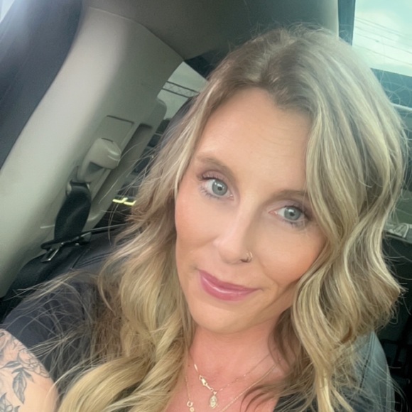 Meet your Posher, Meredith - Picture 1 of 1